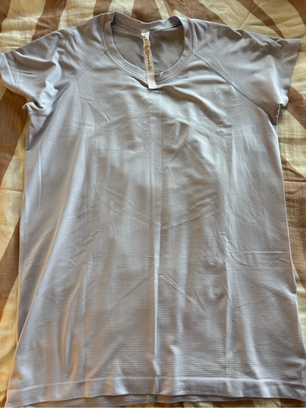 lululemon Athletica Swiftly 2.0 Short Sleeve Tee in Light Lavender
